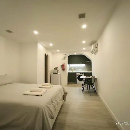 Tvm Simple In Old Apartment