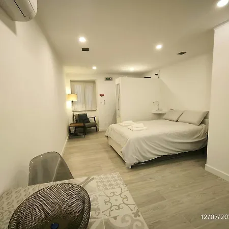 Tvm Simple In Old * Lisbon