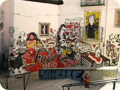 Tvm Simple In Old Apartment