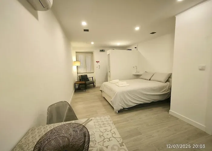 Tvm Simple In Old * Lissabon